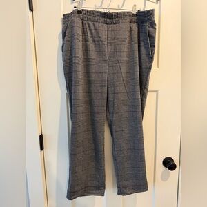 A New Day Black and White Houndstooth ankle Pants